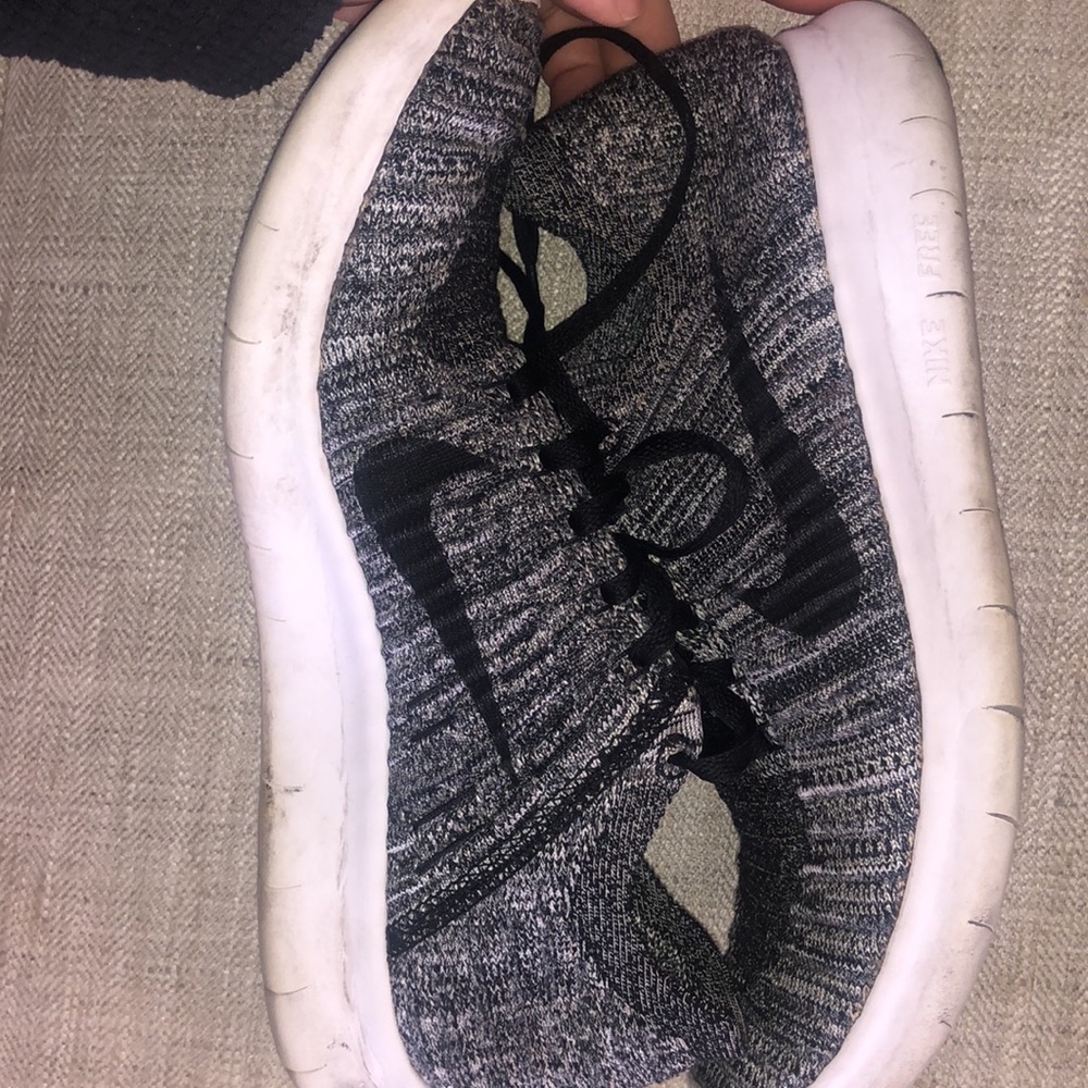 Nike black shoes - Picture 3 of 7